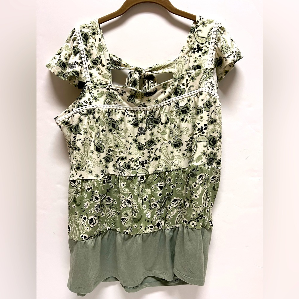 NWT - Absolutely Famous Blouse